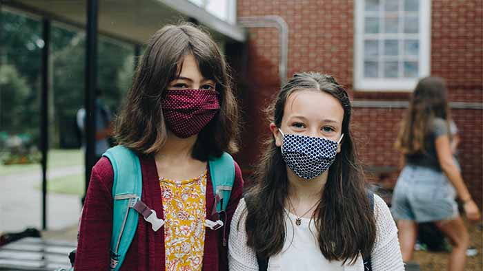 wear mask Lilian